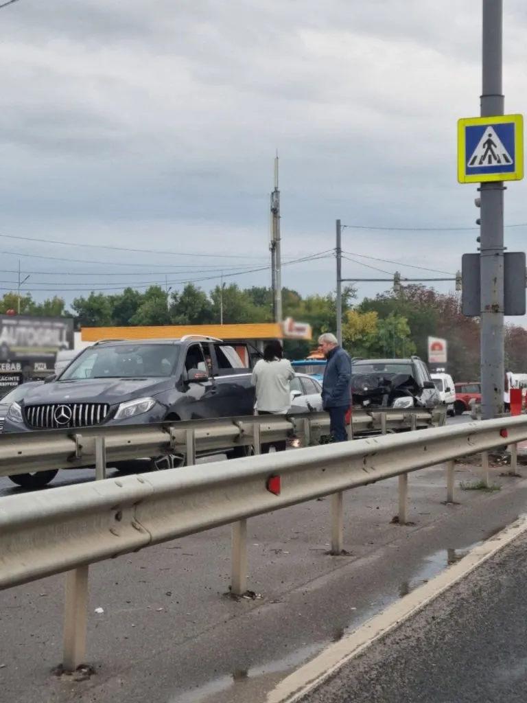 ДТП в Ставченах: столкнулись две машины и микроавтобус