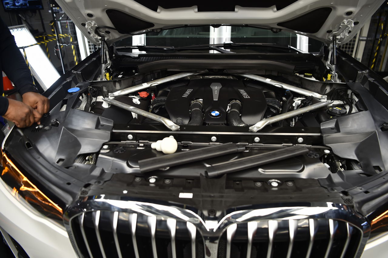 Gigantul BMW X7 e pe drum. Primele prototipuri au fost deja construite