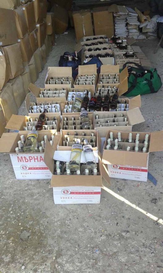 Daewoo Matiz, ticsit cu alcool fără acte de provenienţă. Băutura, confiscată
