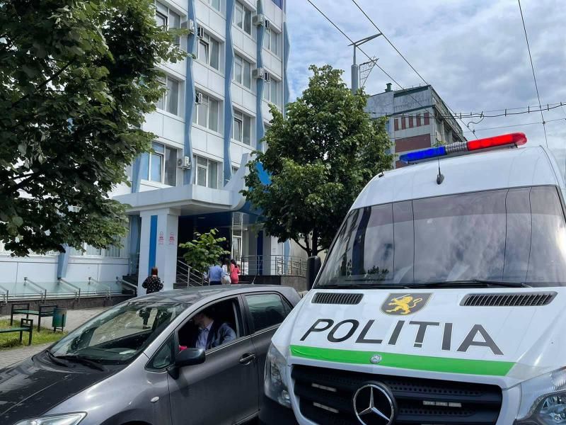 Женщина сообщила о бомбе, заложенной в здании столичного суда