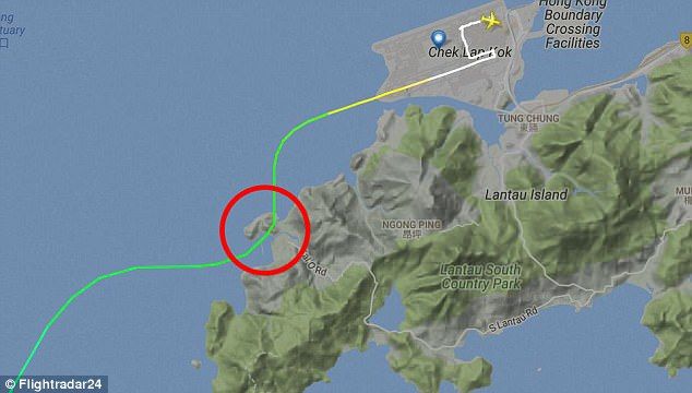 Cамолет Air China едва не врезался в горы из-за ошибки пилота