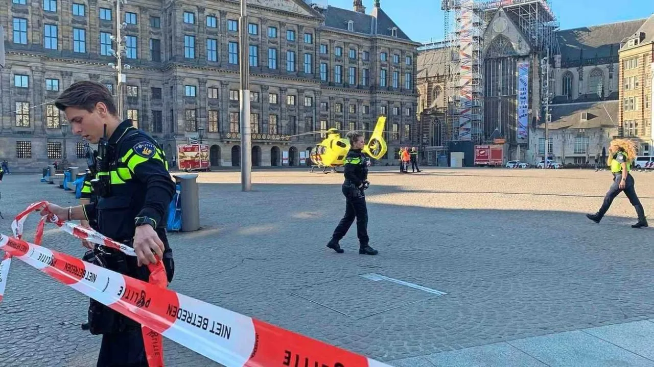 Un bărbat necunoscut a atacat cu un cuțit oamenii din centrul Amsterdamului