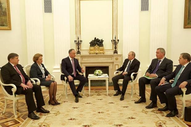Liberalii râd pe seama lui Dodon: L-a așteptat pe Putin 4 ore