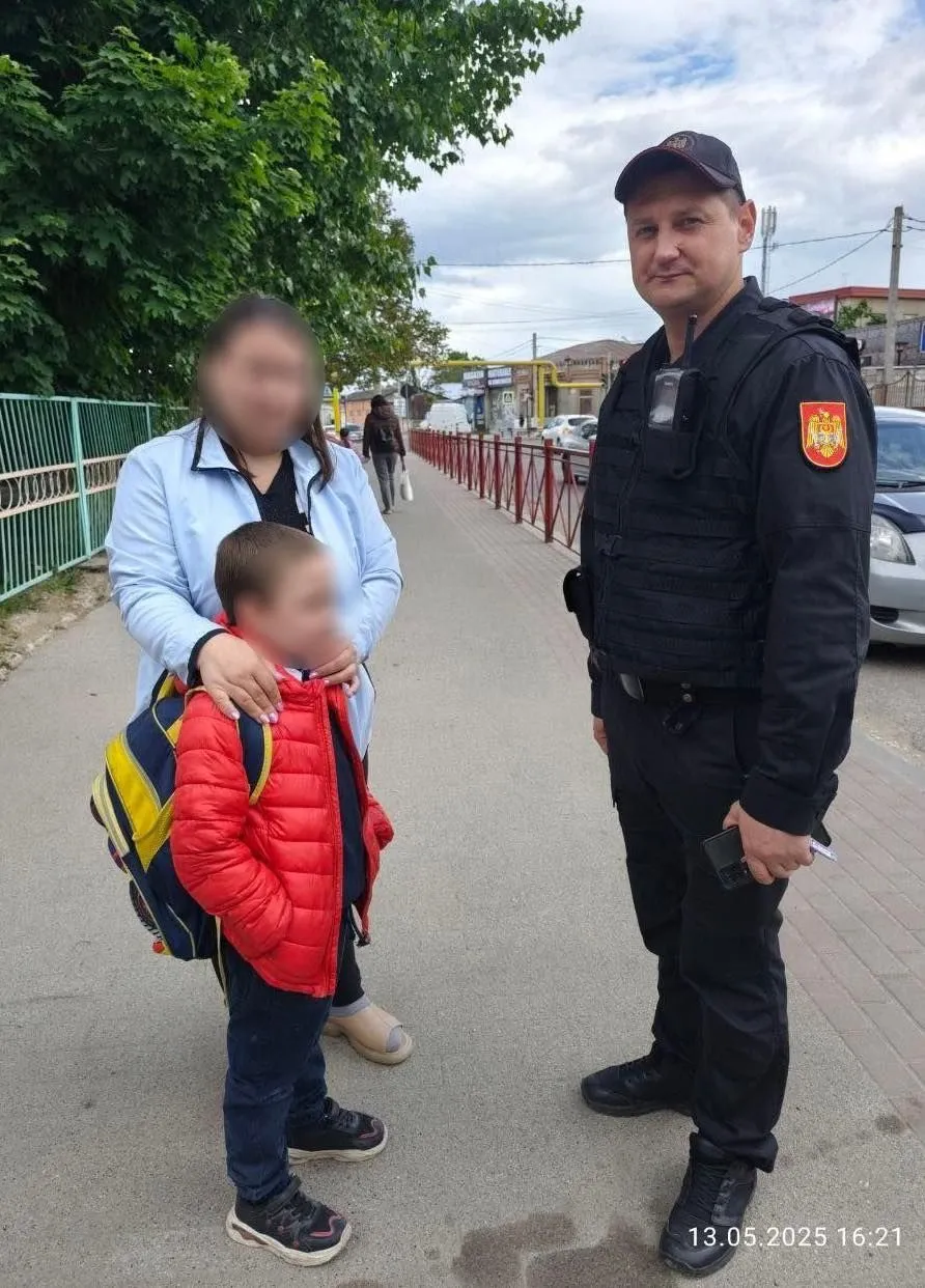 Un carabinier aflat în afara orelor de serviciu a ajutat un copil rătăcit la Bălți