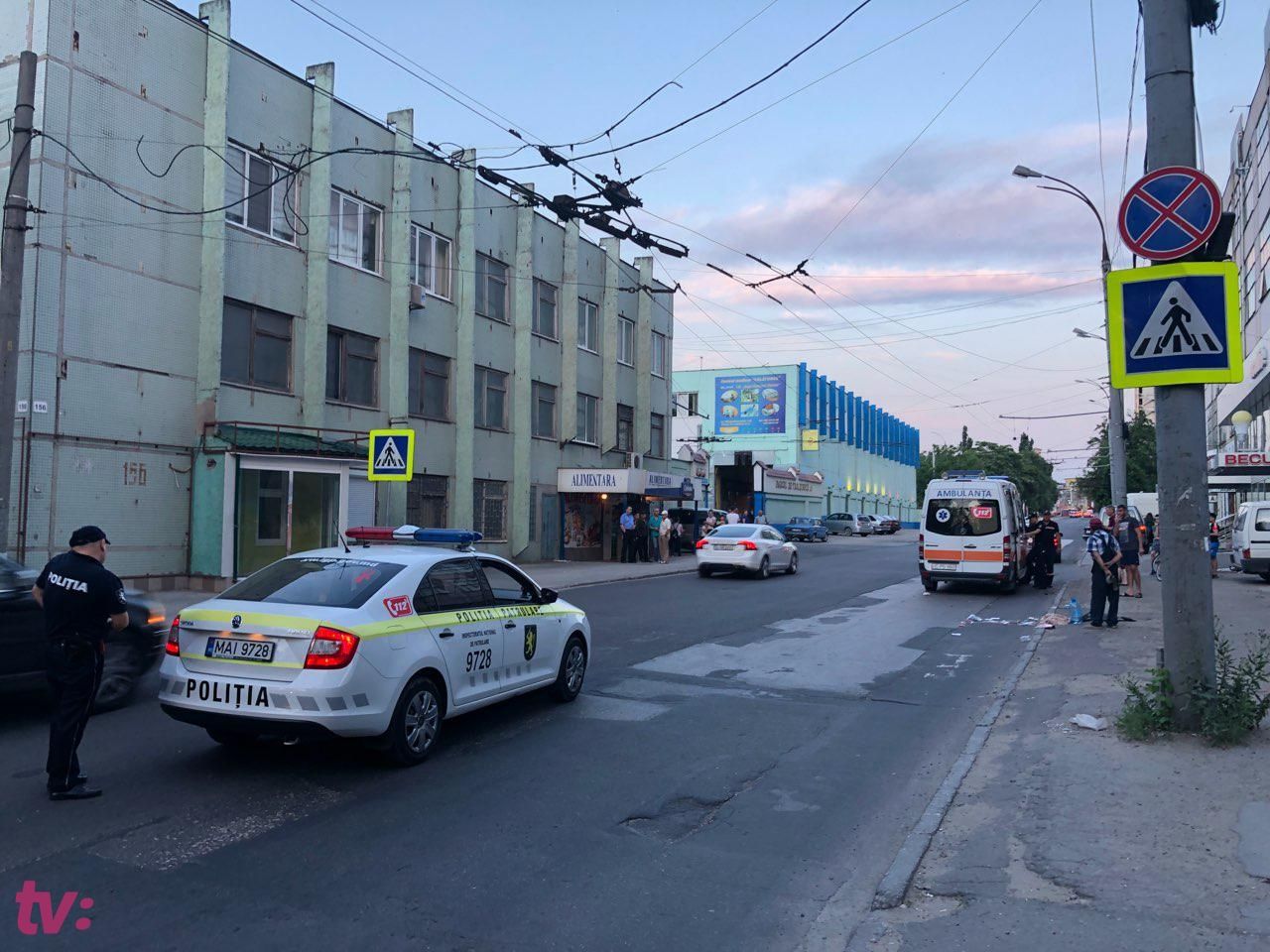 ДТП в столице: девушку сбили на “зебре”