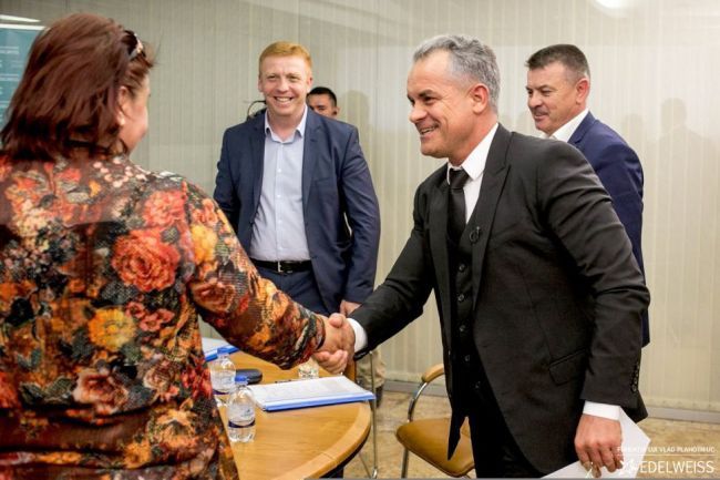 Plahotniuc i-a felicitat pe primarii câștigători ai concursului „Satul viitorului”