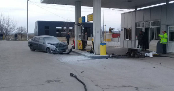 В Хынчештском районе автомобиль врезался в АЗС