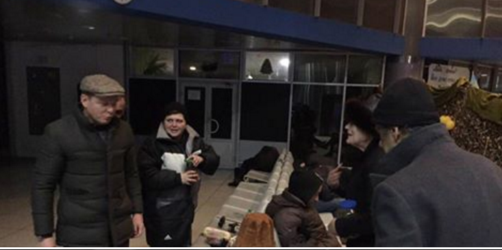 Ляшко накормил киевских бомжей
