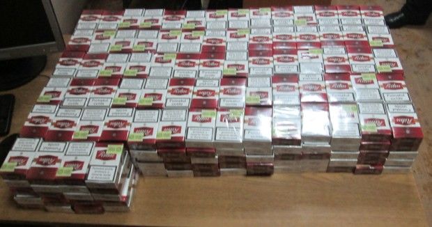 Граждане Молдовы пытались увезти в Лондон более 16 тысяч сигарет и попались в аэропорту