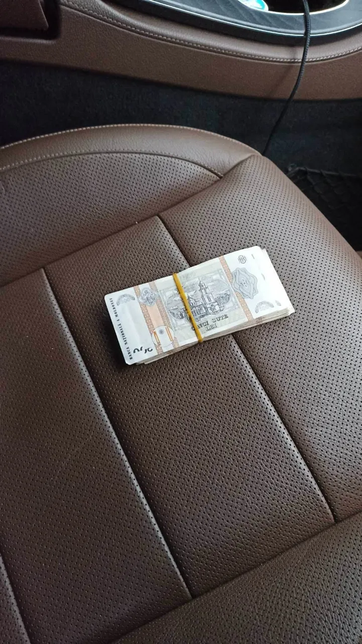 Правоохранители задержали сотрудников АГУ, подозреваемых в вымогательстве