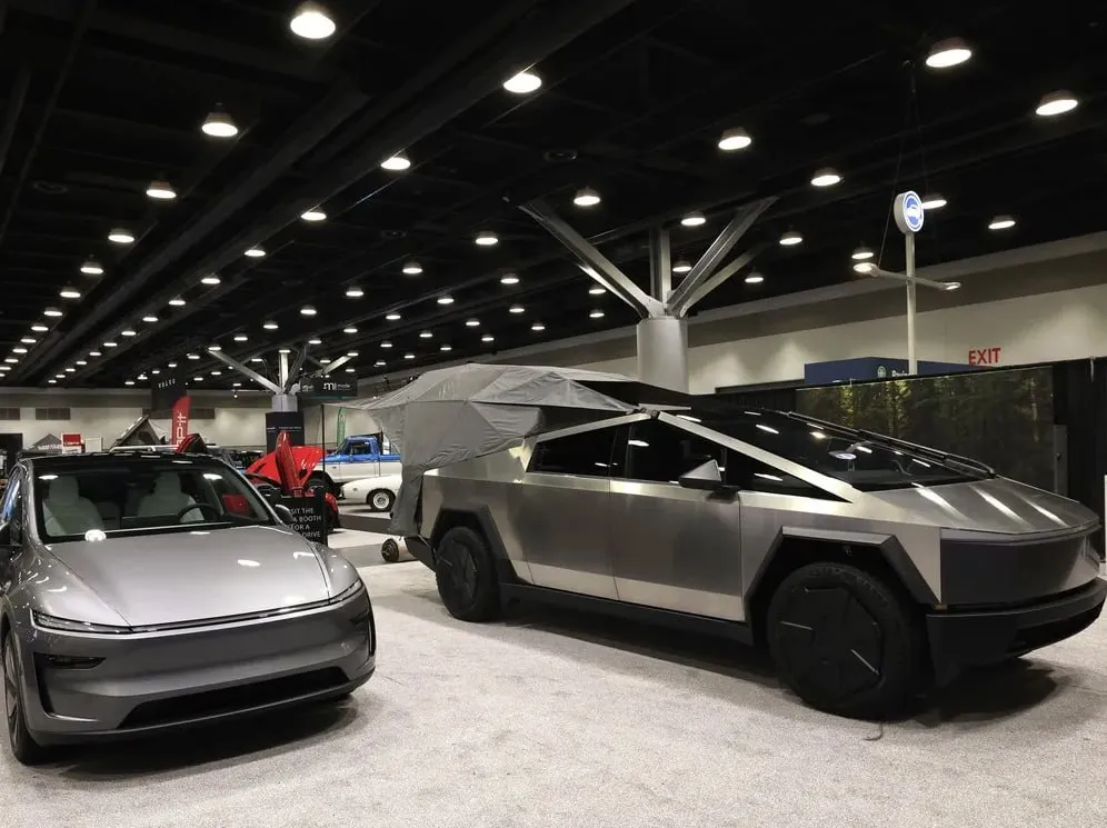 Tesla, exclusă de la un salon auto din orașul canadian Vancouver