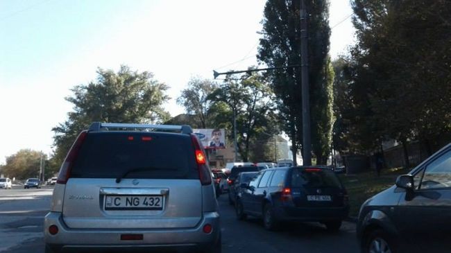 Из-за дорожных работ Кишинев снова встал в пробках