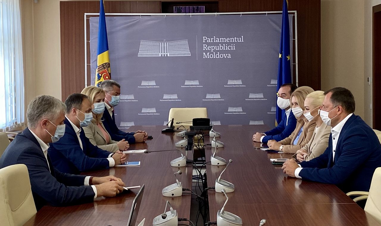 Группа Pro Moldova и партия „Шор” обсудили необходимость отставки правительства