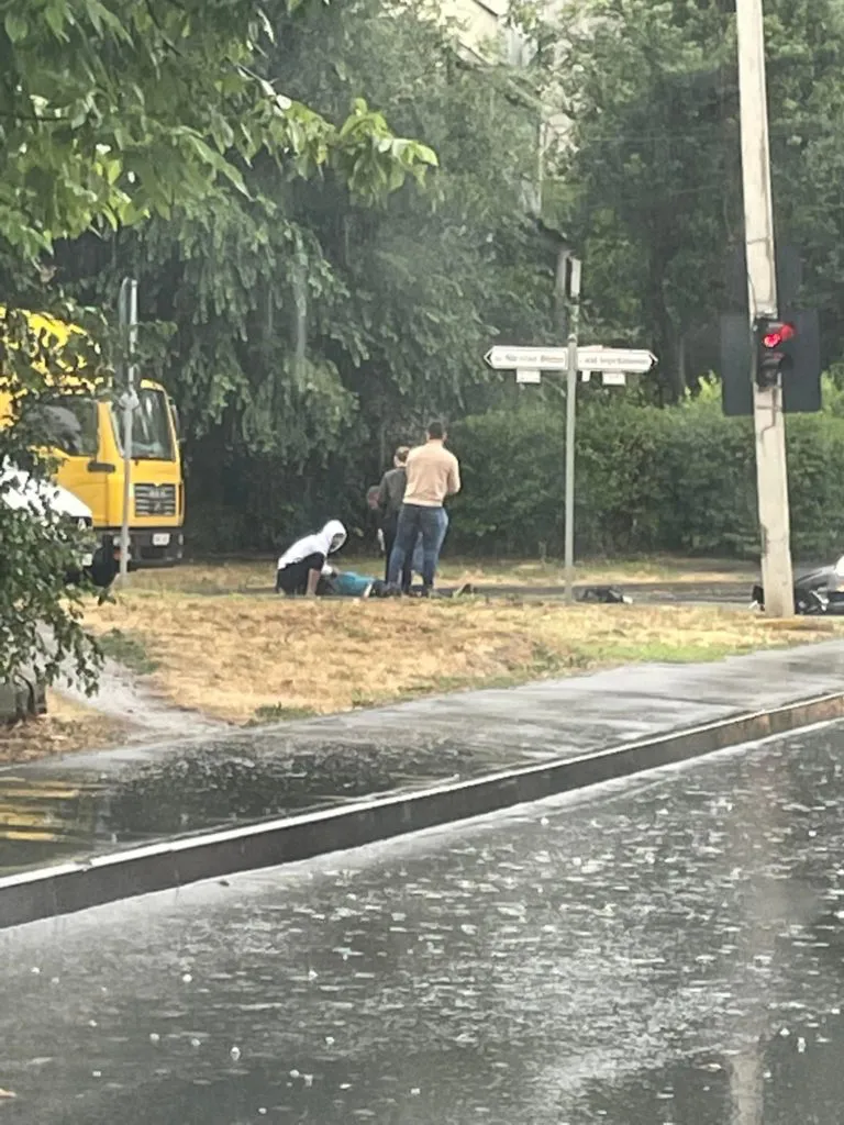 Серьезное ДТП на Рышкановке: водителя госпитализировали