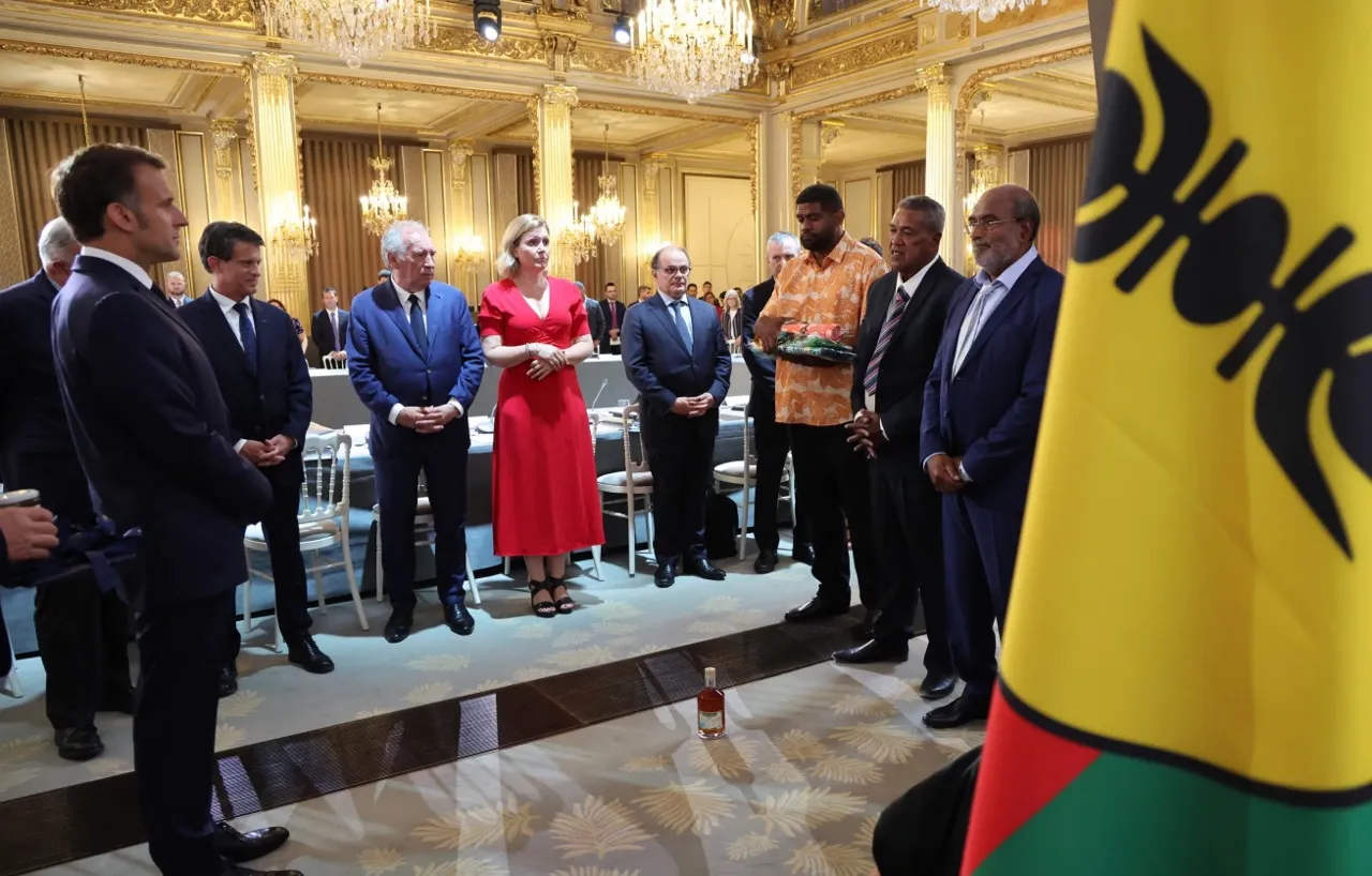 Un acord privind crearea statului Noua Caledonie, semnat la Paris