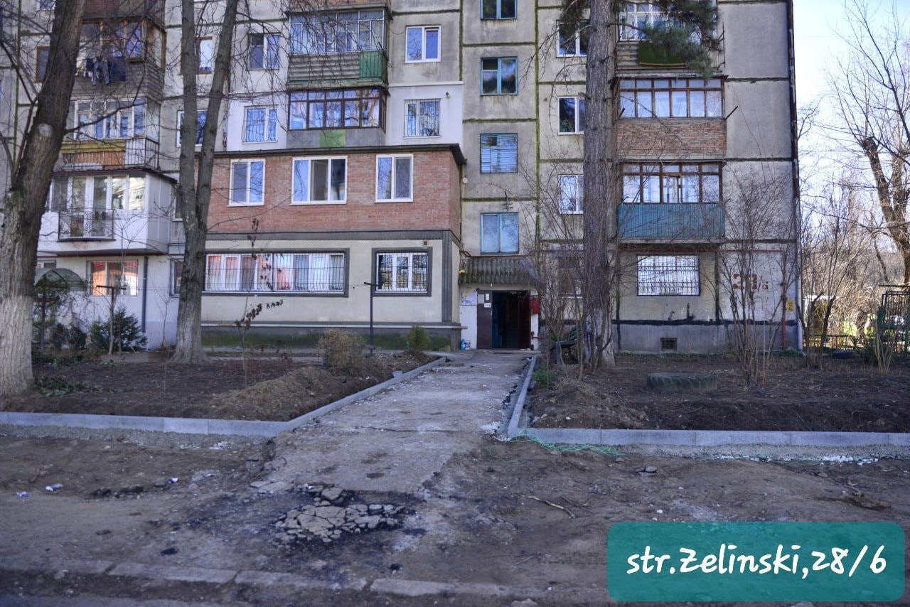В двух дворах на Ботанике начались ремонтные работы