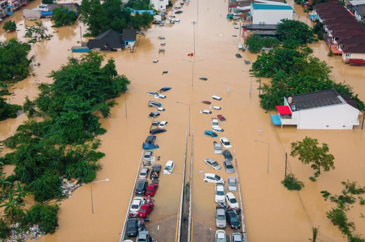 Apocalipsă climatică: Asia a fost lovită de furtuni devastatoare și inundații