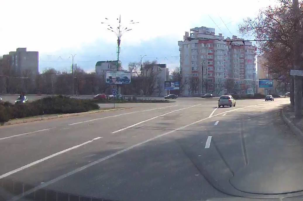 Разметка на столичных дорогах вместо порядка вносит еще больше хаоса