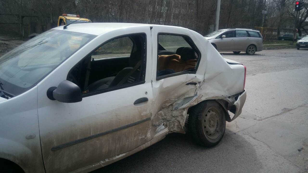 Машина кандидата в мэры Кишинева Андрея Нэстасе попала в ДТП в Бельцах