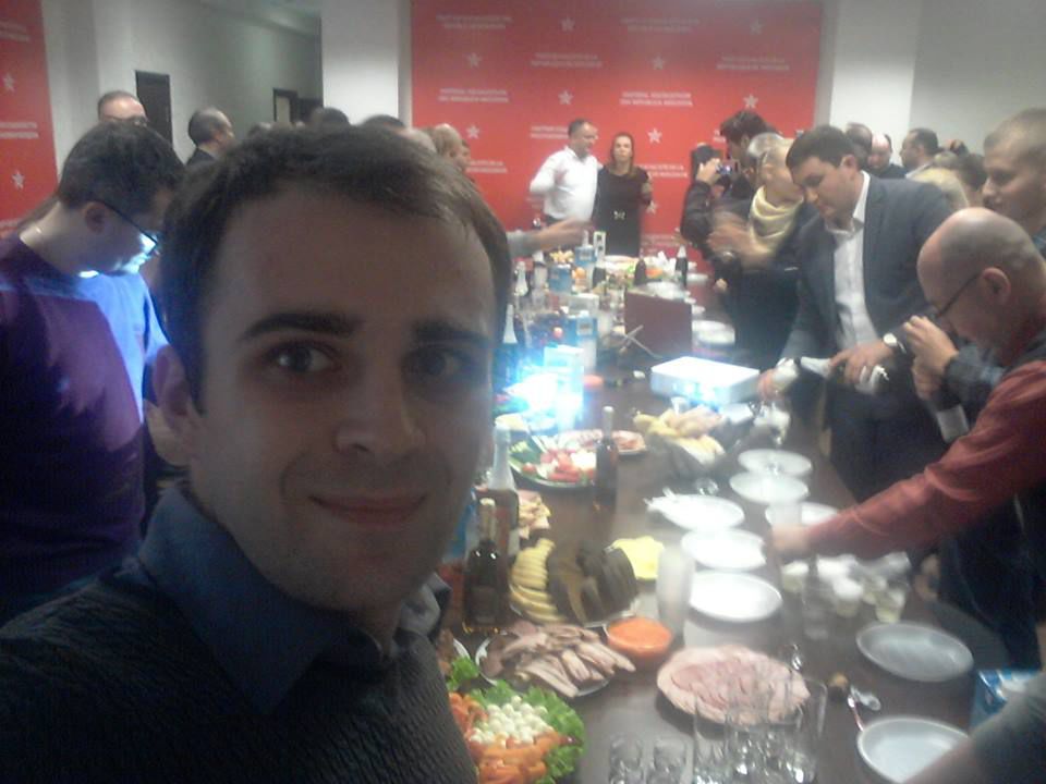 Cu șampanie și coniac! Cum au sărbătorit socialiștii victoria lui Dodon