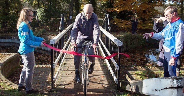 Вошел в историю: 82-летний британец проехал на велосипеде миллион миль