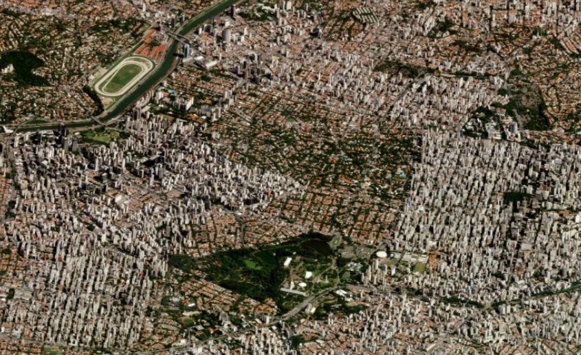 Сделанные под углом фотографии со спутника не похожи на карты Google