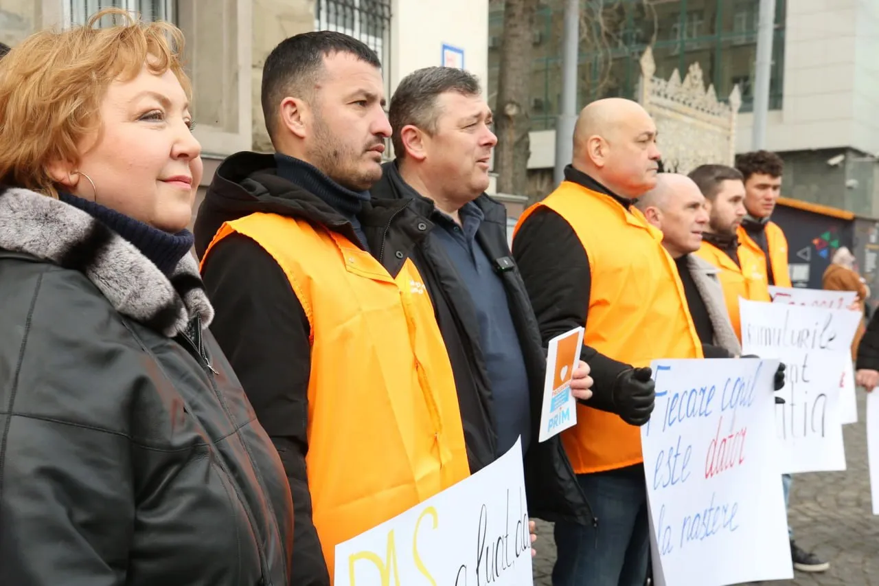 Активисты партии "Сердце Молдовы" провели протест у здания Министерства финансов
