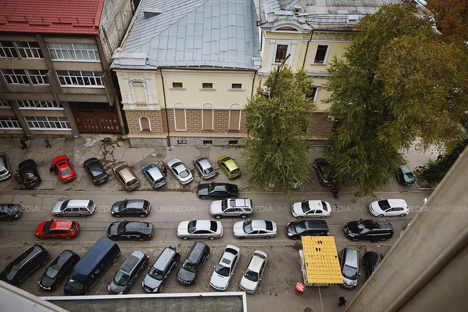 Центр Кишинева вновь погряз в пробках