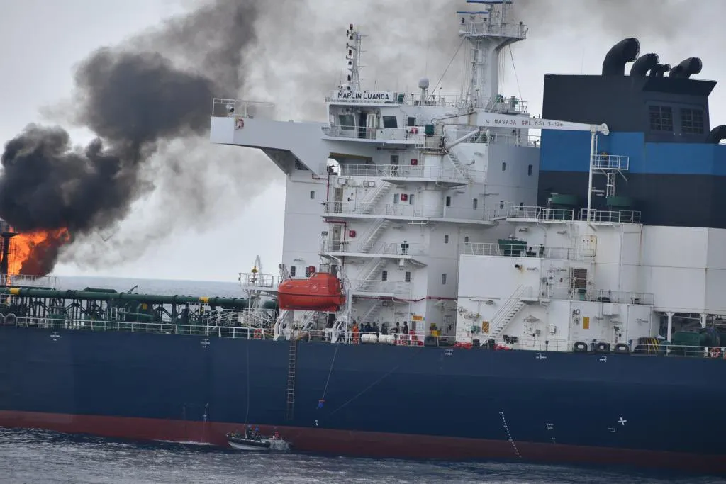 Йеменские хуситы атаковали нефтяной танкер в Красном море