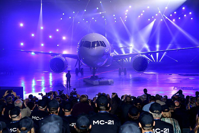 Россия представила новейший пассажирский самолёт МС-21
