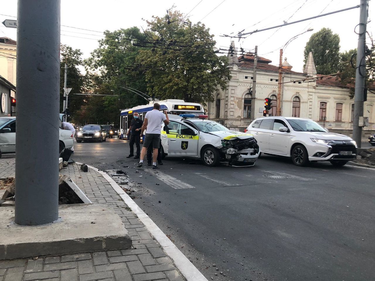 В столице произошла авария с участием полицейской машины