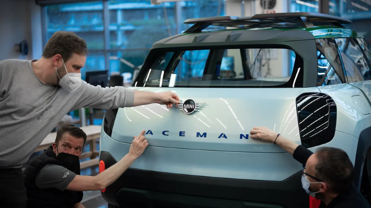 Mini показала концепт Aceman — свой первый электрический кроссовер