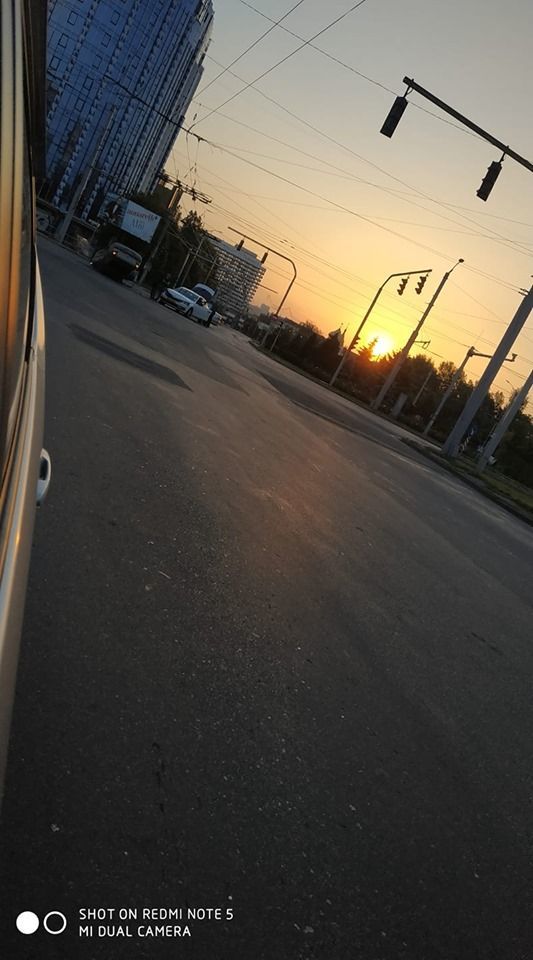 В результате ДТП в столице перевернулась машина