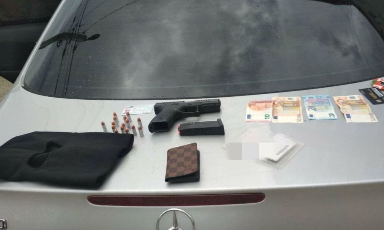Полиция показала видео штурма квартиры преступника, грабившего сейфы в Гагаузии