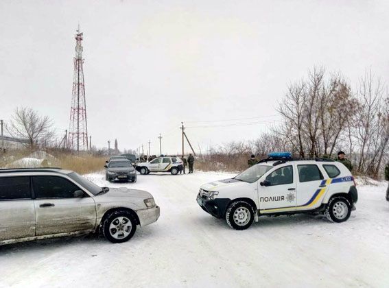 В Бахмуте неизвестные в камуфляже захватили поезд