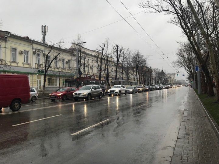 В Кишиневе образовались огромные пробки на дорогах
