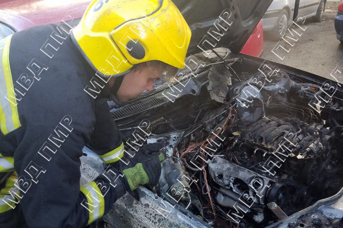 В Тирасполе загорелась на ходу Audi