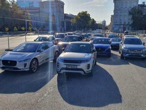 В центре Кишинева выставили редкие и необычные автомобили