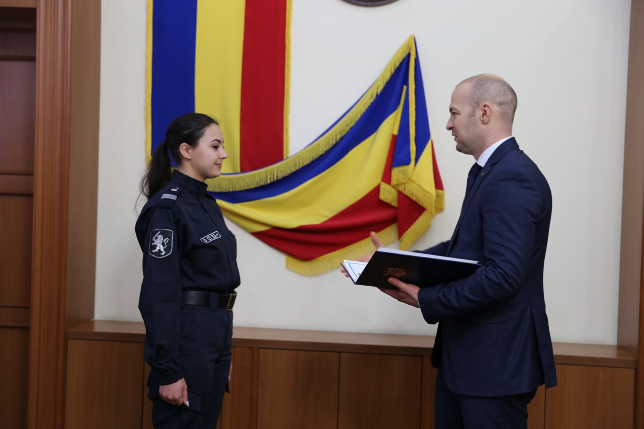 Diplome angajaților INP pentru asigurarea ordinii publice la Târgul de Crăciun