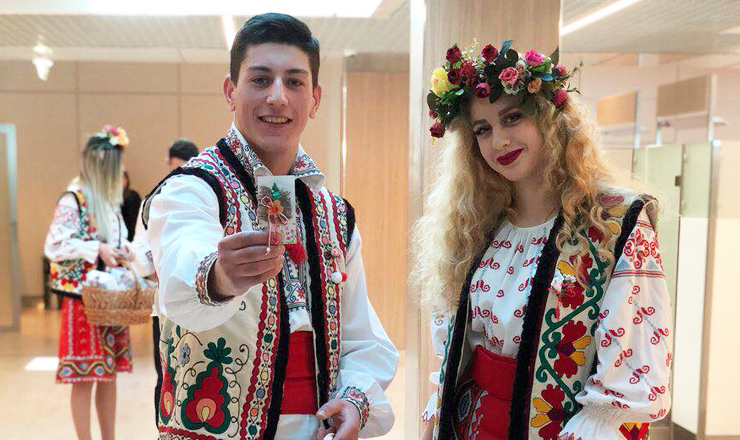 Mii de mărţişoare, dăruite pasagerilor la Aeroportul Chişinău ®