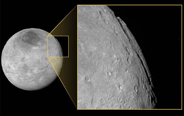 NASA показало самый глубокий каньон в Солнечной системе