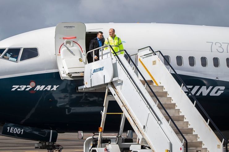 Глава Boeing совершил демонстрационный полет на 737 MAX 7 с новым ПО