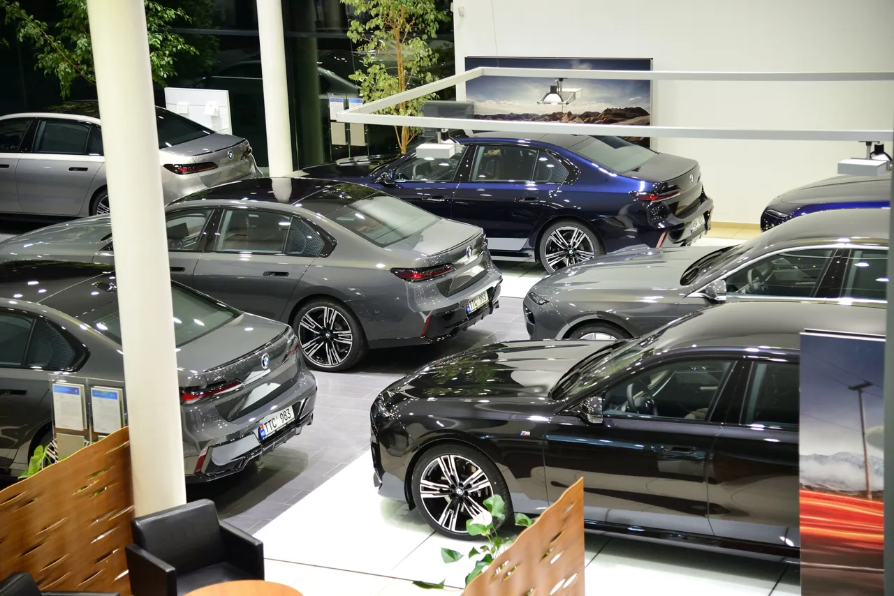 Высоких гостей на саммите 1 июня будут перевозить на роскошных BMW