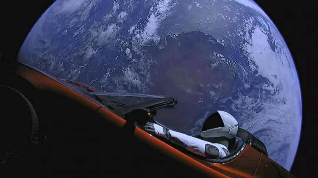 Маск впервые запустил к Марсу частную сверхтяжелую ракету Falcon Heavy