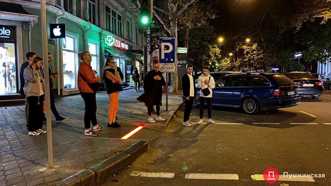 В центре Одессы появился необычный светофор