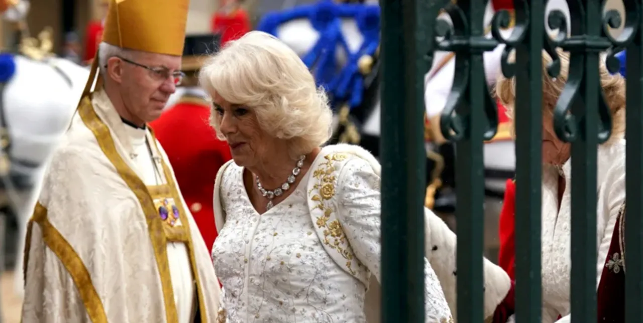 Королева Камилла надела на церемонию коронации колье Елизаветы II