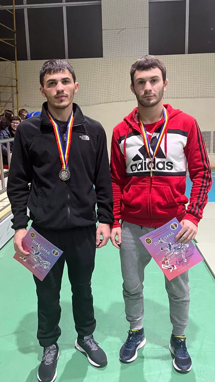 Двое пограничников заняли призовые места на чемпионате РМ по вольной борьбе