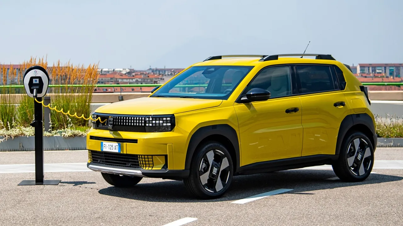Modelul bugetar cross-hatchback Fiat Grande Panda, lansat pe piață fără variantă pe mecanică