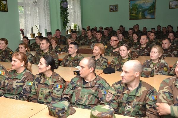В гарнизонах Нацармии проводится информационная кампания о коррупции