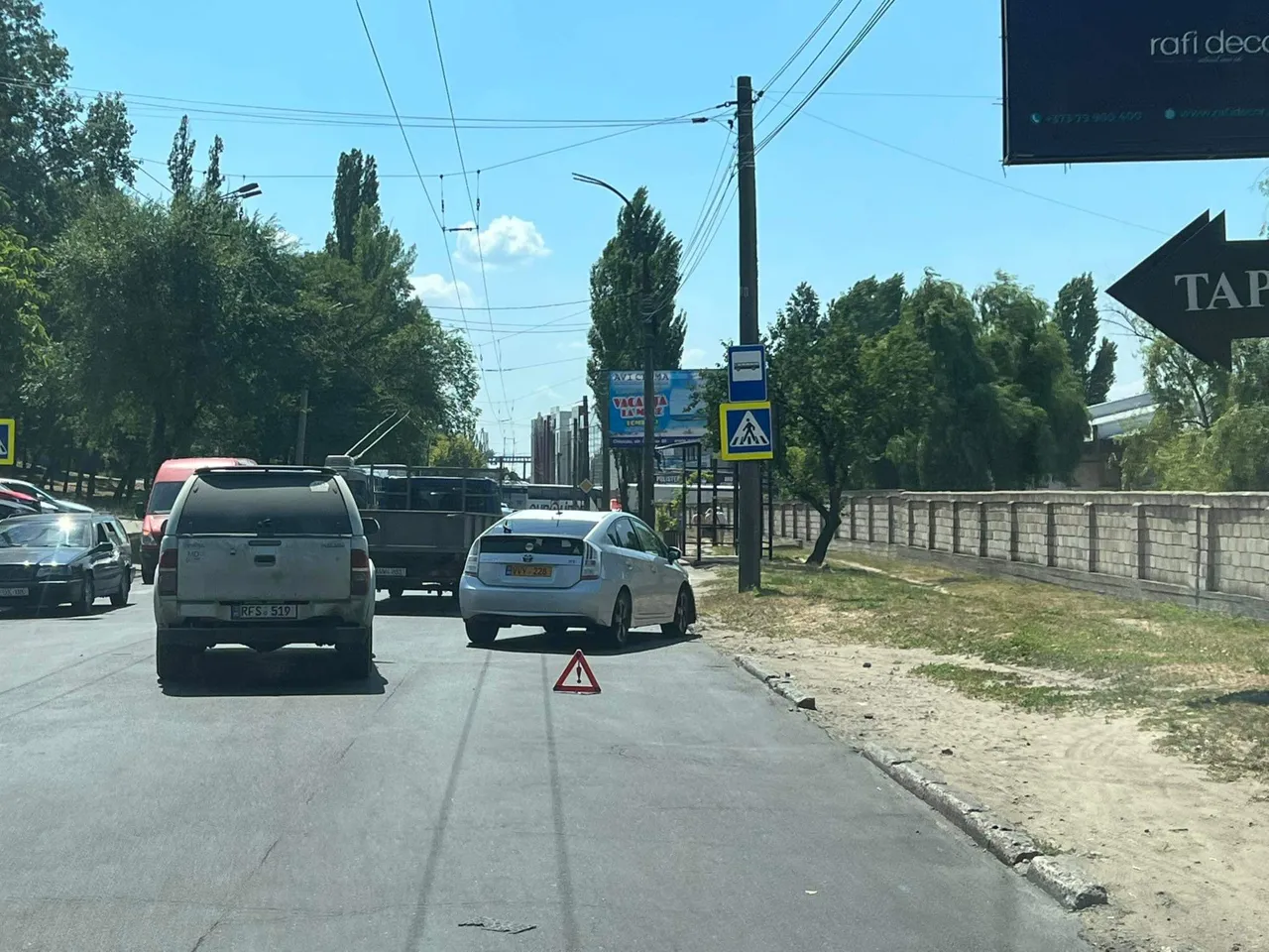 В Кишиневе в результате ДТП автомобиль "влетел" в газетный киоск